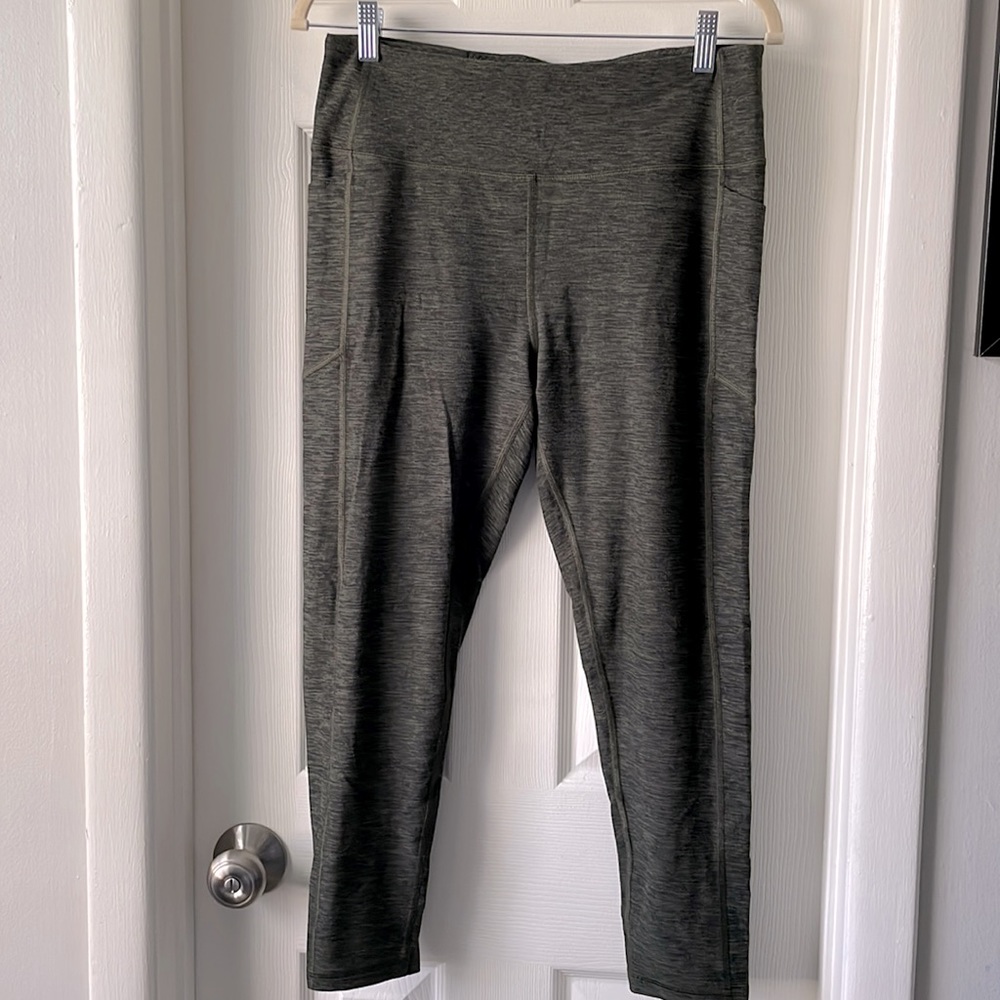 Victoria’s Secret activewear marled green pocket legging size large ankle length